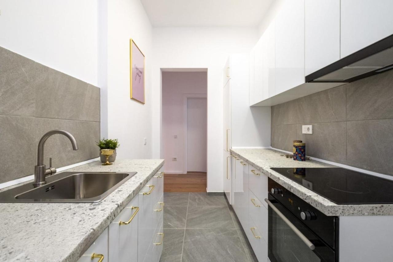 Gorgeous Bucharest Apartments Old Town Bagian luar foto
