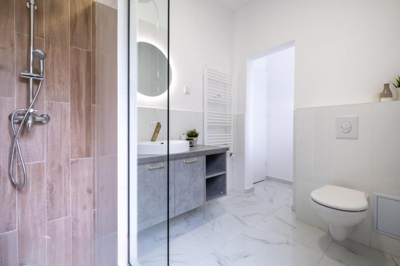 Gorgeous Bucharest Apartments Old Town Bagian luar foto
