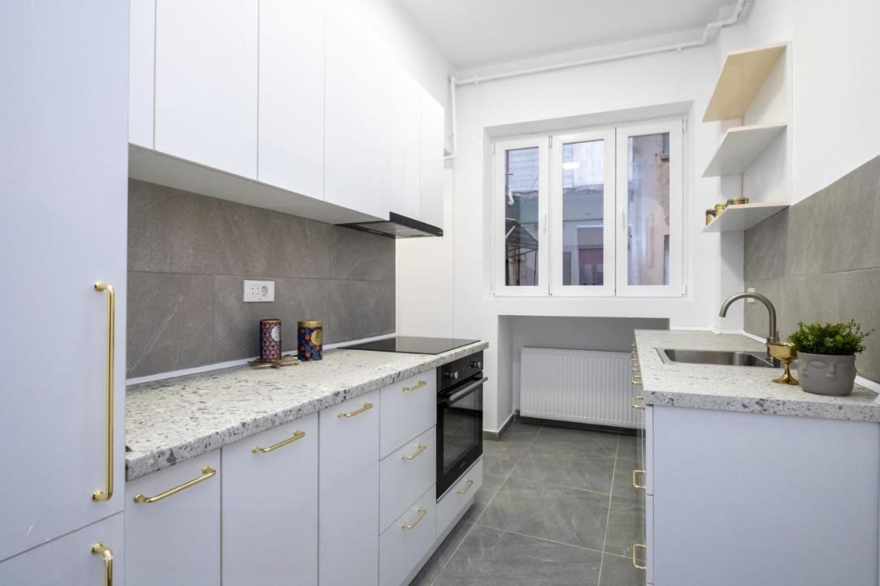 Gorgeous Bucharest Apartments Old Town Bagian luar foto